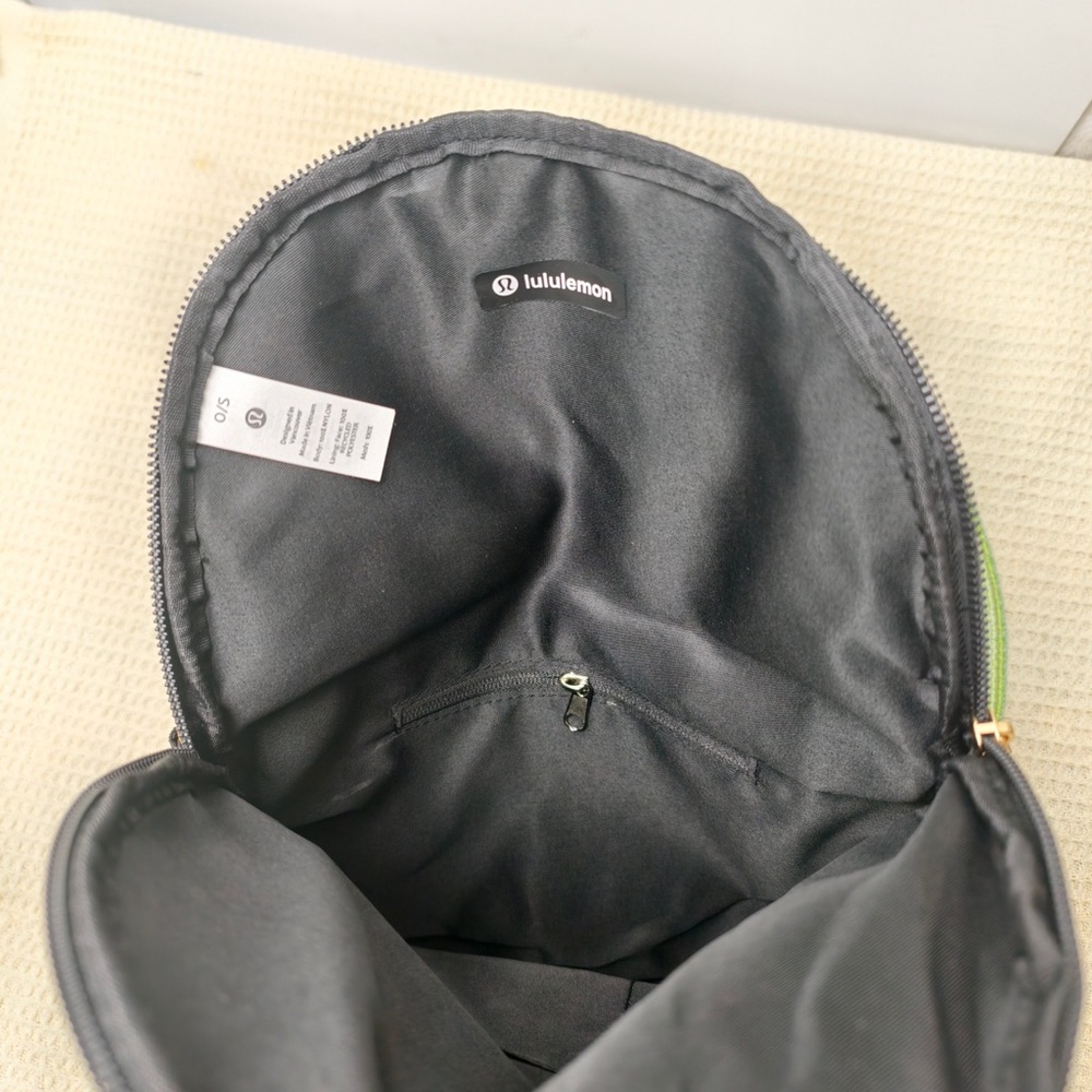 Lululemon All Night Festival Bag 5L Black Gold Accents - Picture 6 of 7